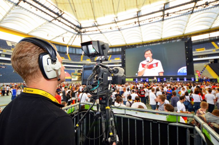 Dienstleister und Medientechnik für Public Viewing